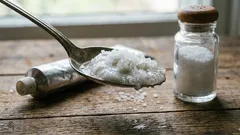 Pasta de dinți cu sare — o descoperire pentru gospodine: moduri neașteptate de a folosi acest amestec simplu