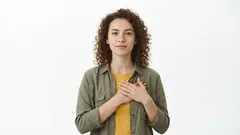  Conform psihologiei, cei care sunt mereu amabili cu toată lumea ascund adesea o epuizare emoțională profundă pe care puțini o observă.